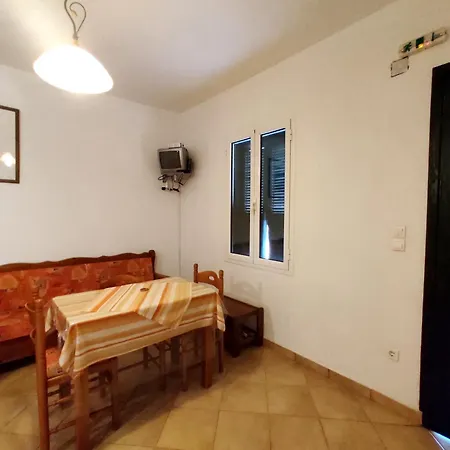 Zorgos Apartments *
