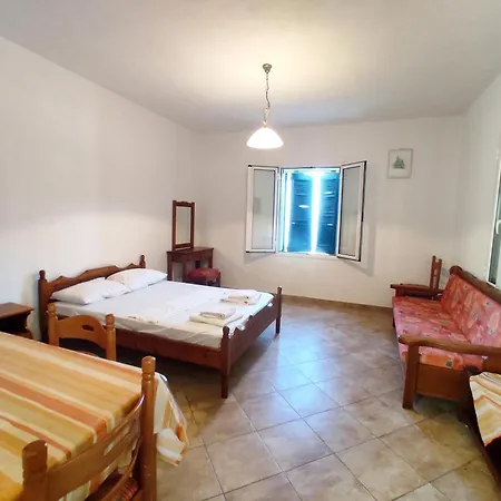 Zorgos Apartments *